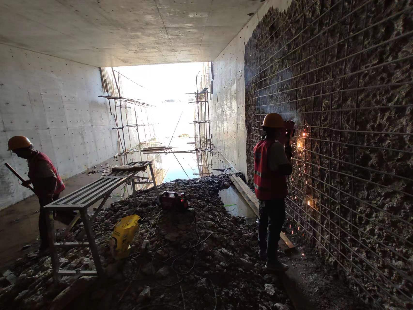 沙县挖断承重墙导致楼体开裂，加固施工方案出炉